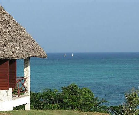 Tijara Beach Hotel Mombasa Exterior photo